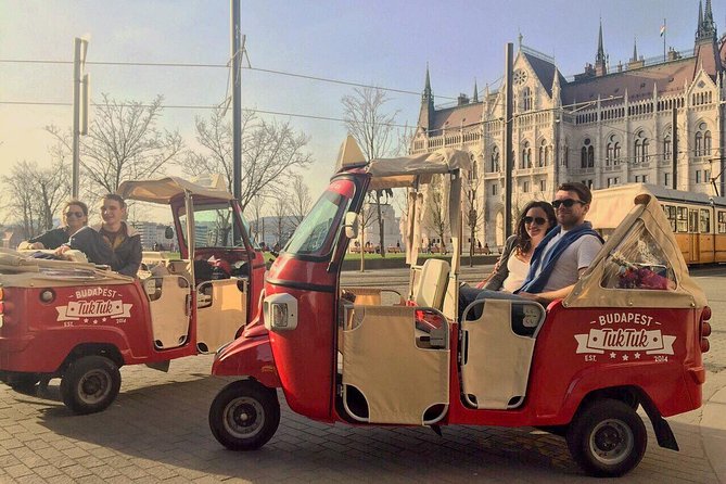 Budapest Private Tuk Tuk Half-Day Tour - Crossing the Danube and climbing Gellért Hill