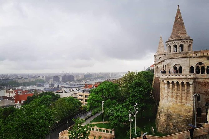 Budapest Private Walking Tour - St. Stephen’s Basilica and the center of Pest