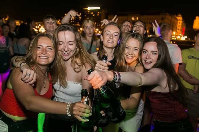 Budapest Pub Crawl & Ruin Bar Tour – Free Shots & VIP Entry - Beer, pálinka, and bar tricks at La Siesta
