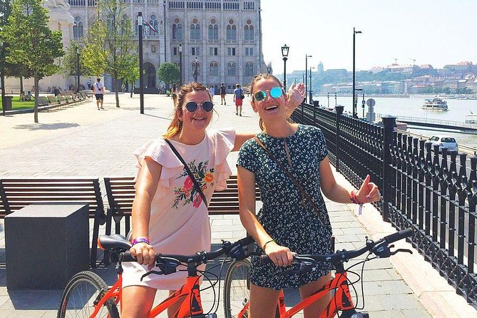 Budapest relaxed bicycle tour at sunset - Starting in Budapest’s Jewish Quarter