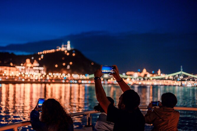 Budapest River Cruise with 1 Free Tokaj Frizzante and Audio Guide - Choosing your seat and timing the cruise