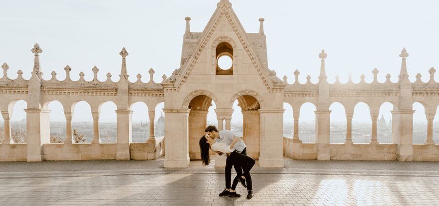 Budapest: romantic photoshoot at Buda's iconic sightseeings - Why Buda makes a strong photo setting