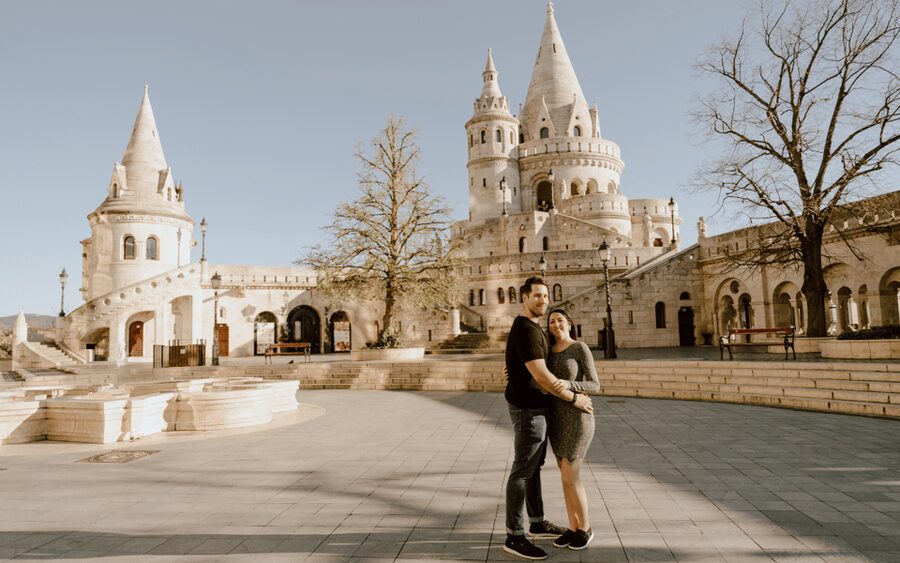 Budapest: romantic photoshoot at Buda's iconic sightseeings - Forty edited photos delivered after Budapest