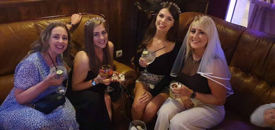 Budapest: Ruin Bar Pub Crawl with Entry Tickets - How the guides shape the experience