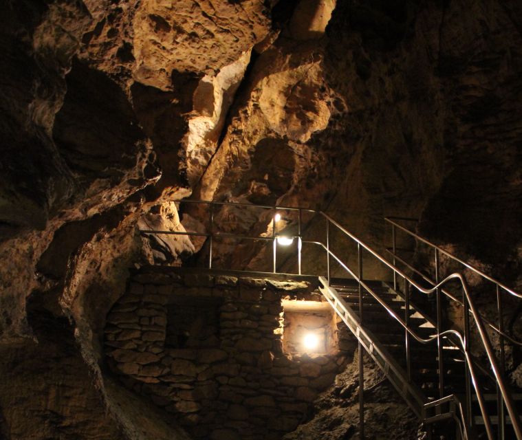 Budapest: Semlő-hegyi & Pál-völgyi Caves Guided Walking Tour - Key points to know before you go