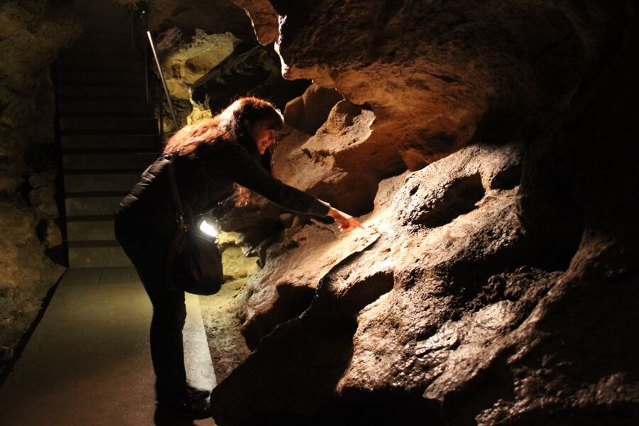 Budapest: Semlő-hegyi & Pál-völgyi Caves Guided Walking Tour - How difficult is the walking?