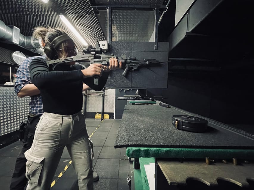 Budapest: Shooting Experience for Couples, The Perfect Date - The first minutes: safety before shooting