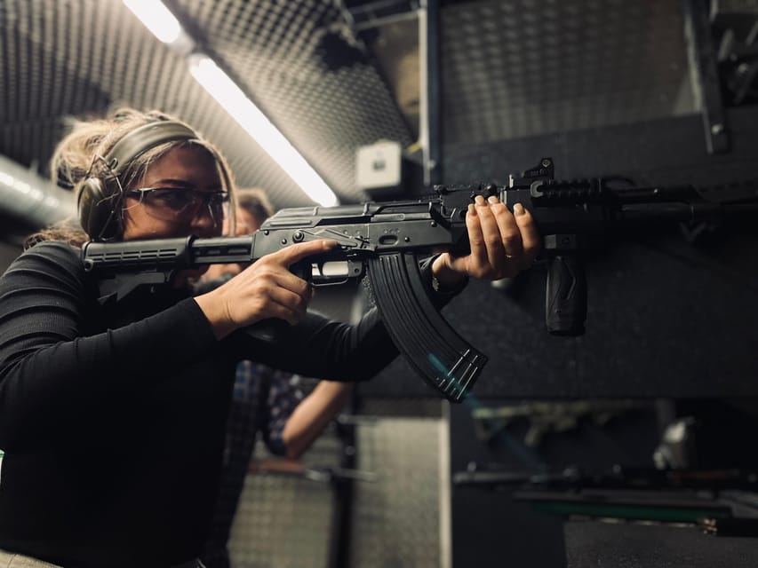 Budapest: Shooting Experience for Couples, The Perfect Date - Who should book this experience
