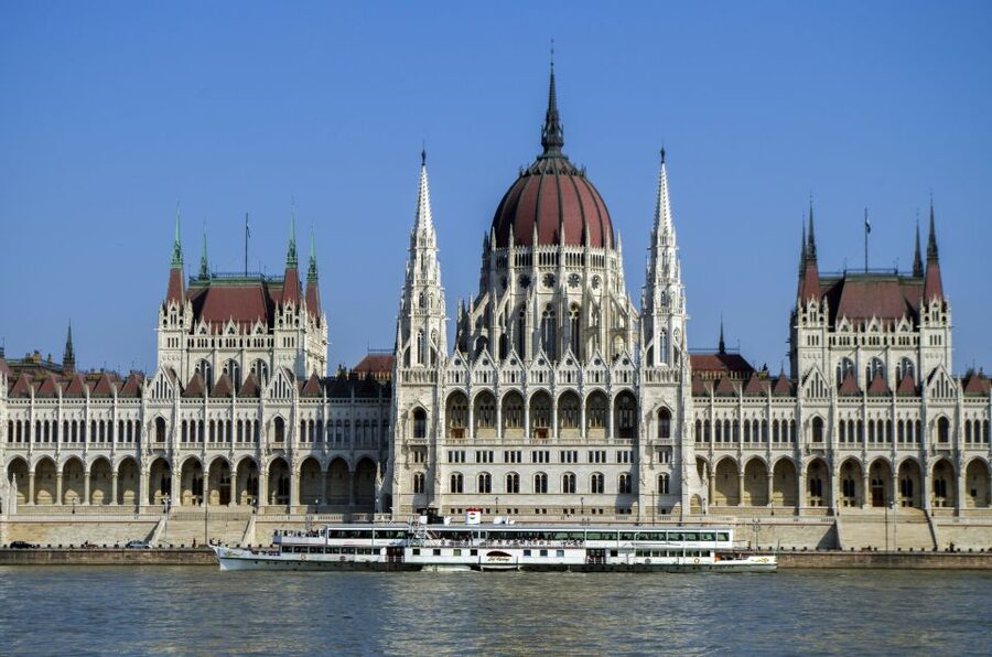 Budapest: Sightseeing Cruise on the Danube - Buda Castle and Fisherman’s Bastion from the water