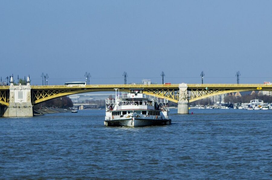 Budapest: Sightseeing Cruise on the Danube - Gellért Hill, Citadella, and the southern stretch
