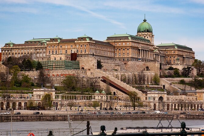 Budapest Sightseeing with Drink Included - Choosing the best seat and departure time