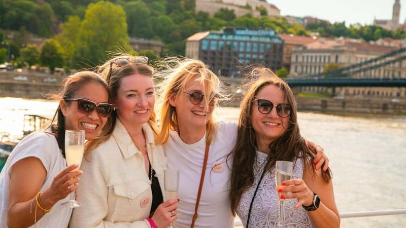Budapest: Sip and Sail River Cruise with Unlimited Prosecco - Gellért Hill, the Citadella, and the Liberty Statue