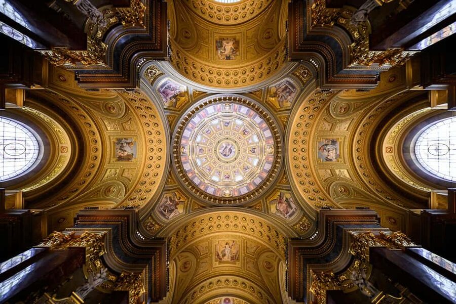 Budapest: St. Stephen's Basilica Entry with Terrace Option - Inside the main church hall