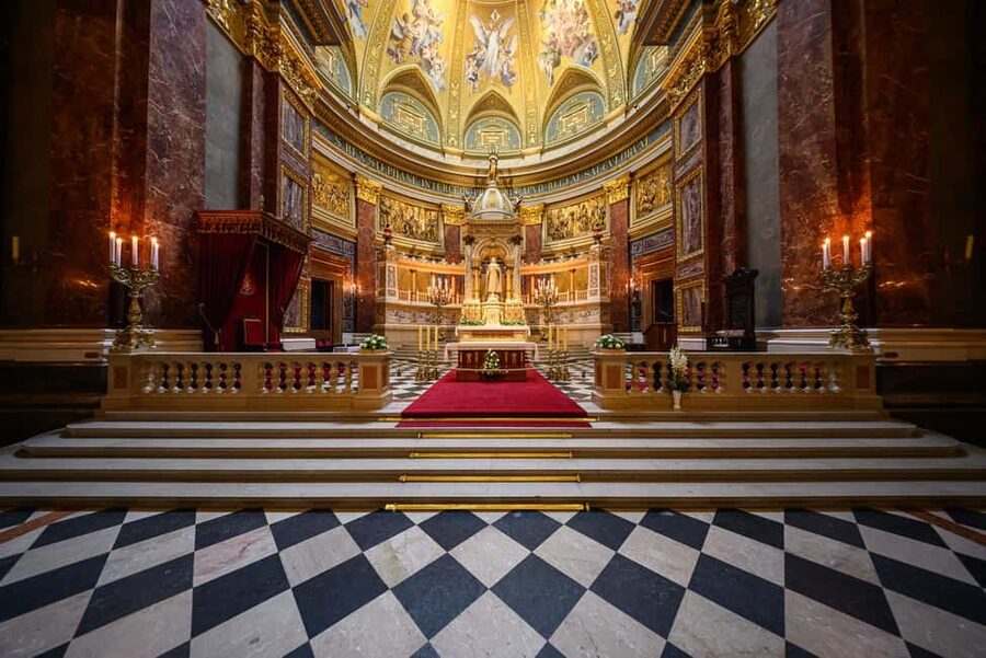 Budapest: St. Stephen's Basilica Entry with Terrace Option - Adding the treasury and dome terrace
