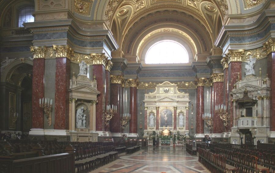 Budapest: St Stephen's Basilica Tour - The Holy Right relic and the story of Hungary