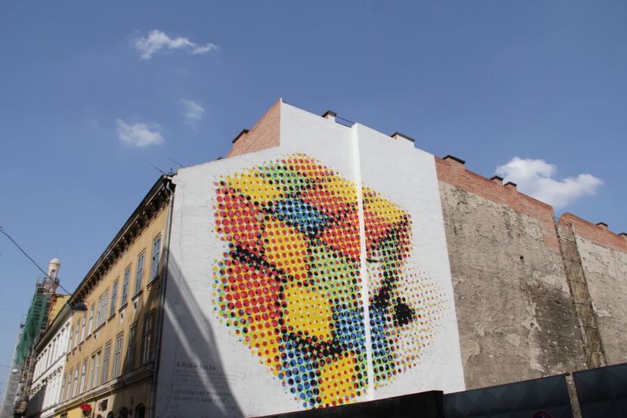 Budapest: Street Art Tour - The Jewish Quarter beyond the murals