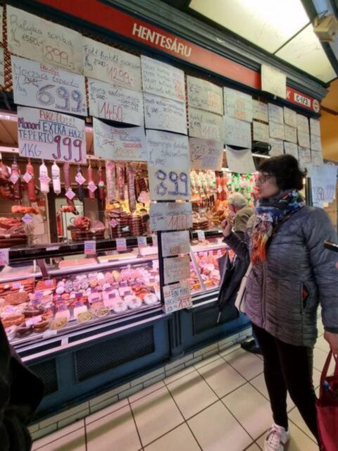 Budapest Streetfood Heaven: Tasting and Markets with a local - Three hours, public transport, and a change of scenery