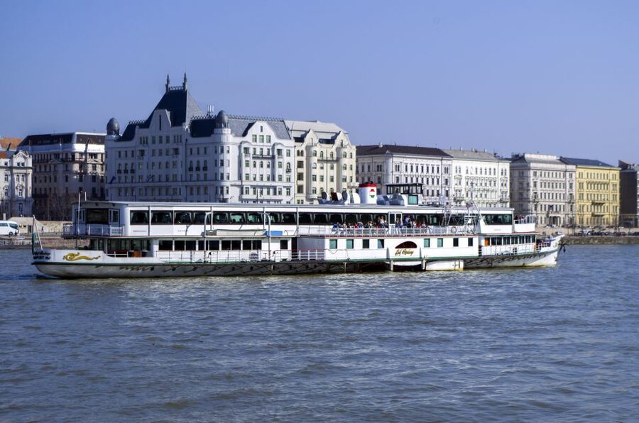 Budapest: Summer Brunch & Cruise with Prosecco or Cake - The one-hour route along the Danube