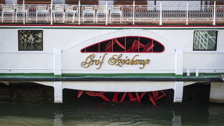 Budapest: Summer Brunch & Cruise with Prosecco or Cake - Who should book this brunch cruise