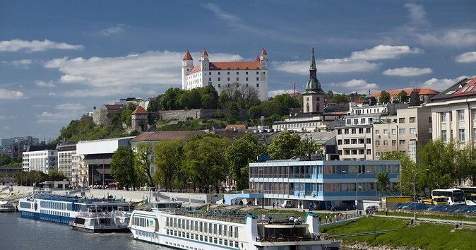 Budapest to Bratislava Costumizable Private Day tour with lunch - The real appeal: two capitals in one day