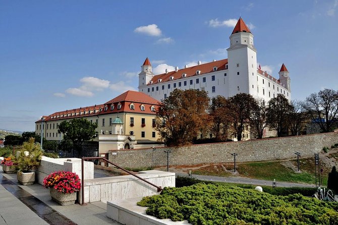 Budapest to Bratislava Costumizable Private Day tour with lunch - A comfortable start from Budapest at 8:00 a.m.