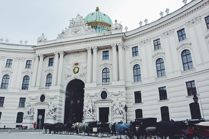 Budapest to Vienna Private Costumizable Day Tour with Lunch - Budapest to Vienna in one very full day
