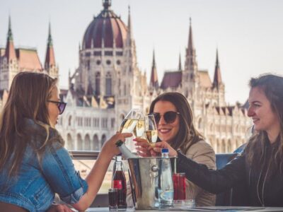 Unlimited Prosecco and Wine Sightseeing Cruise