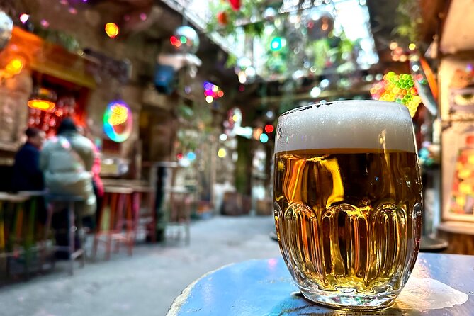 Budapest Urban Art - Private Street Art Tour with a Drink in a Ruin Bar - Reading the murals of District 7