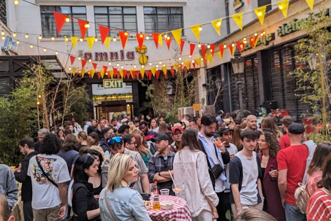 Budapest Vibe: Ruin Bars, Street Art and Culture Tour - Starting at Erzsébet tér and moving into Pest