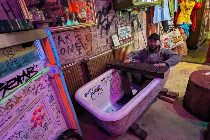 Budapest Vibe: Ruin Bars, Street Art and Culture Tour - Exploring street art, murals, and unusual architecture