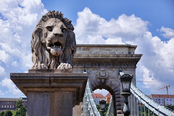 Budapest Walking Tour: Explore Top Sights & Hidden Gems - District VII street art, Budapest’s changing face