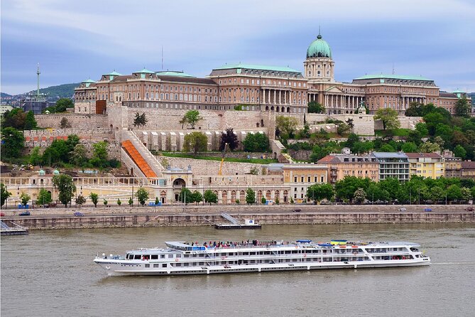 Budapest Walking Tour: Explore Top Sights & Hidden Gems - What the group size and timing mean