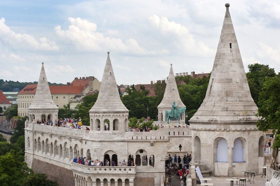 Budapest: Walking Tour in German - Matthias Church and Fisherman’s Bastion