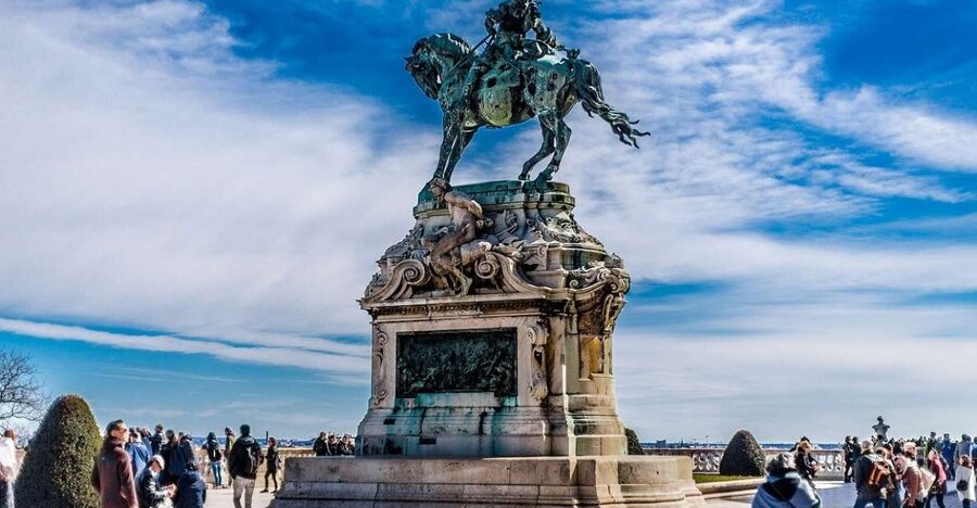 Budapest: Walking Tour in German - Leopoldstadt, Parliament, and the Pest side