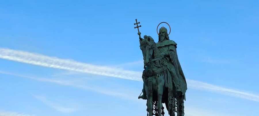 Budapest: Walking Tour in the Buda Castle District - Buda Castle and the Royal Stables