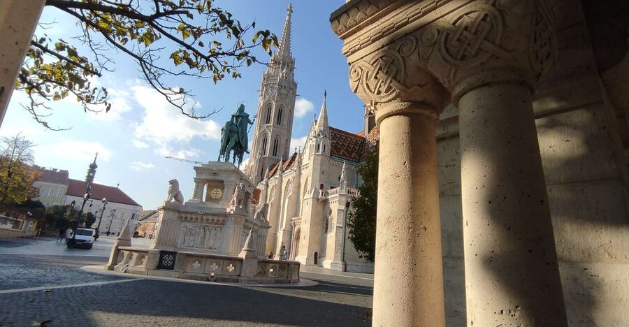 Budapest: Walking Tour in the Buda Castle District - Mary Magdalene Tower and the old town