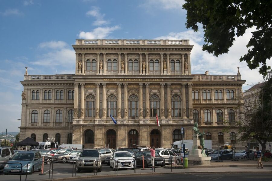 Budapest Walking Tour with a Professional Local Guide - Reading Budapest through Pest’s monuments