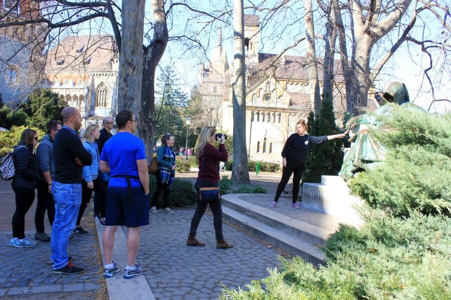 Budapest ❤️Winter Bike Tour with Coffee Stop❤️ - Winter clothing and cycling ability