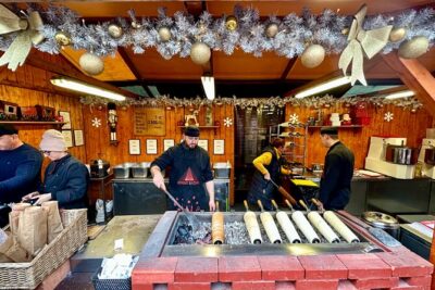 Budapest Wonderland – A Christmas Market Tour with Chimney Cake & Mulled Wine