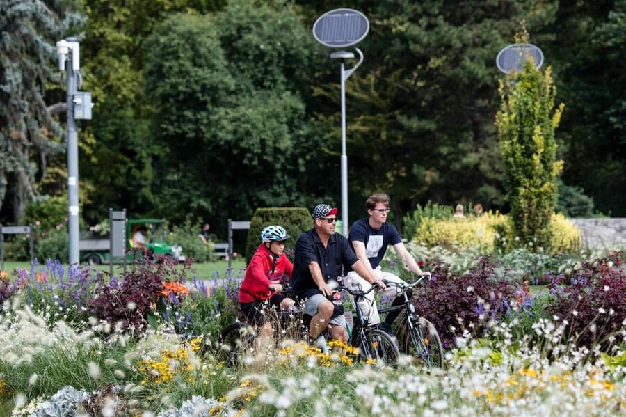 Choose a bicycle and make your own tour in Budapest-24 hrs - How the day works without a guide