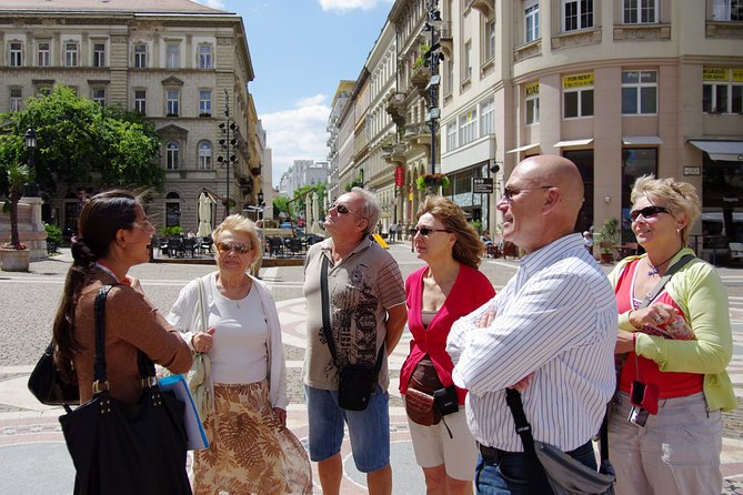 Classic Walk in Budapest Historical Center - Starting on Váci Street and reaching the Danube