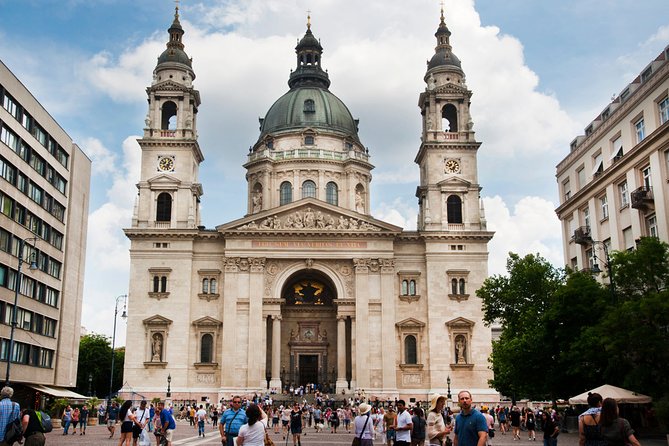 Classic Walk in Budapest Historical Center - Elizabeth Square, the Danube Fountain, and the city’s modern side