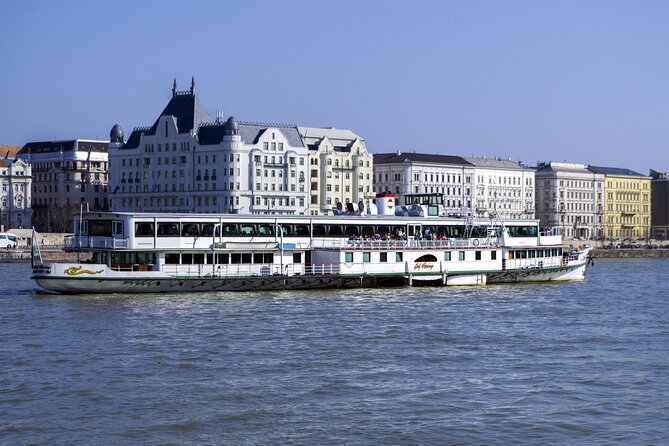 Daytime and Sunset Cruise on the Danube with Drink Options - What the cruise feels like in good and bad weather