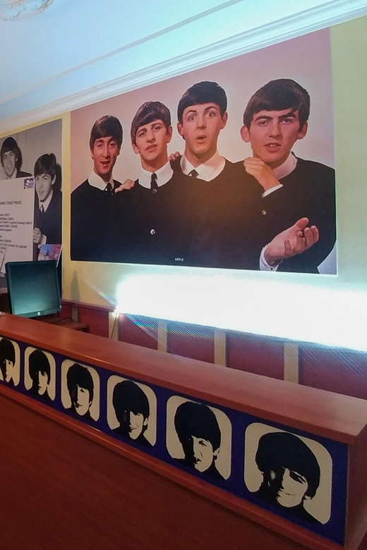EGRI ROAD BEATLES MUSEUM - Playing Beatles Rock Band at the museum