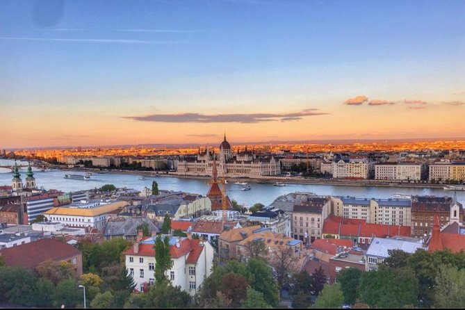 Essential Walking Tour - Why this three-hour route works for a first day