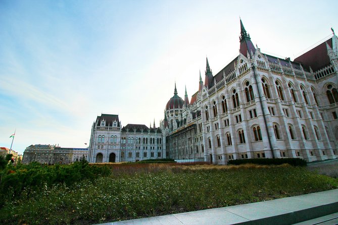 Exclusive Budapest City Tour by Luxury Car - Half Day - A flexible route, not a fixed sightseeing checklist
