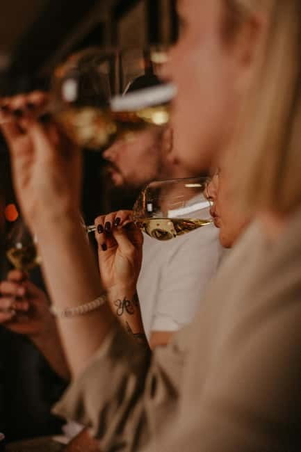 Food and Wine Tasting in Budapest by the Basilica - Practical booking advice for a smooth evening