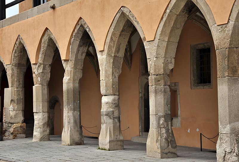 From Budapest: Guided Tour of Eger with Wine Tasting - Climbing toward Eger Castle