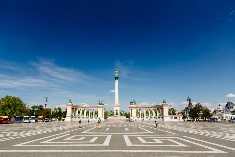 From Vienna: Guided Day Trip to Budapest - The 30-minute guided walk through the historic center