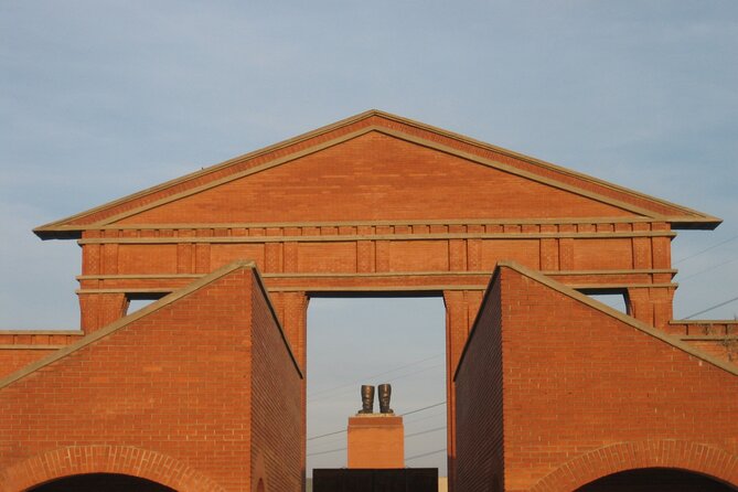 Guided Tour with Admission in Memento Park - Who will get the most from this tour?